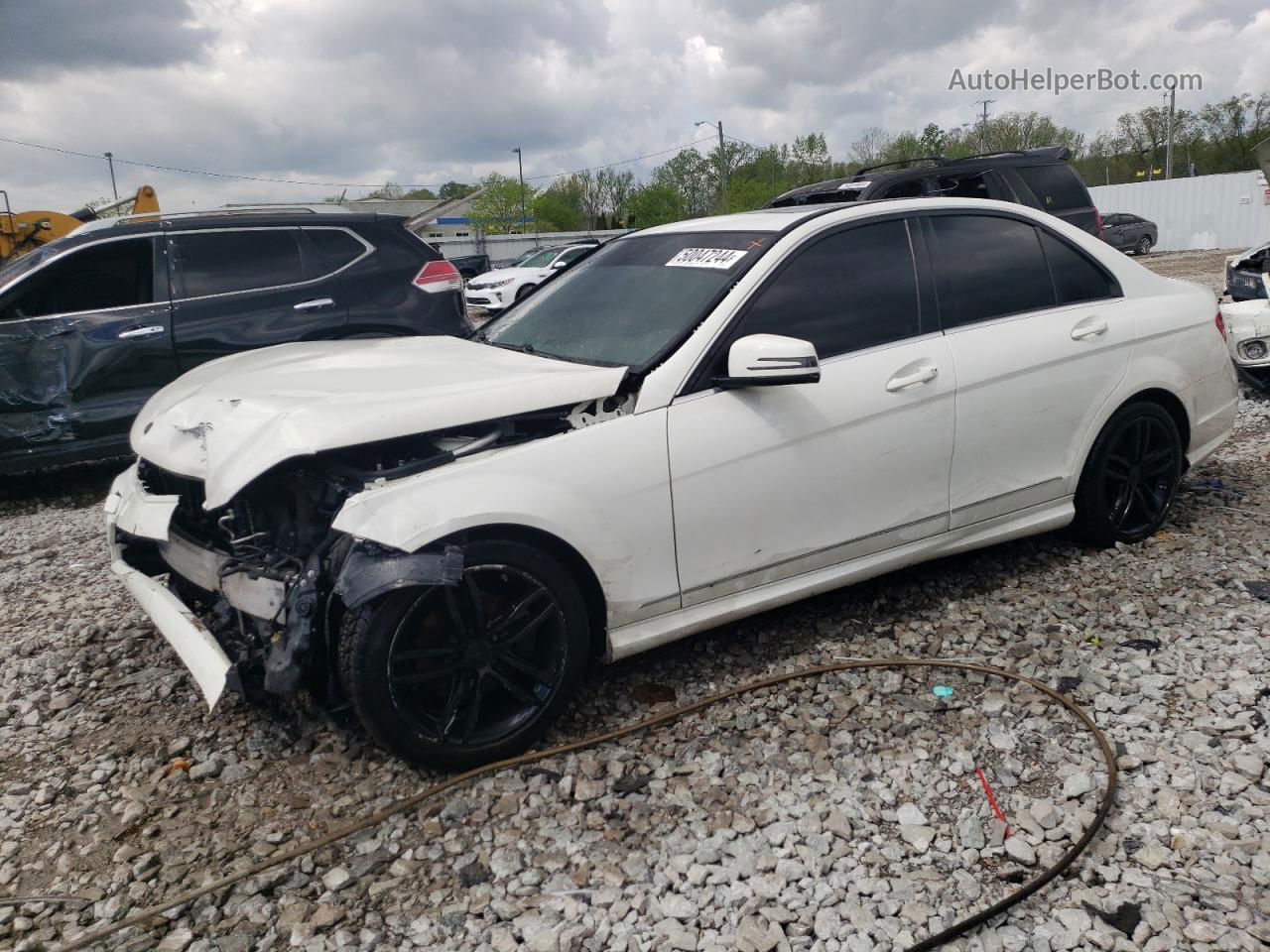 2012 Mercedes-benz C 300 4matic Белый vin: WDDGF8BB2CF915417