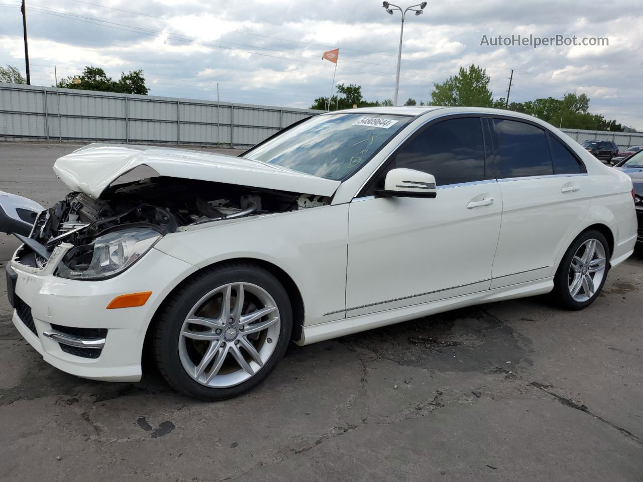 2012 Mercedes-benz C 300 4matic White vin: WDDGF8BB3CR209555