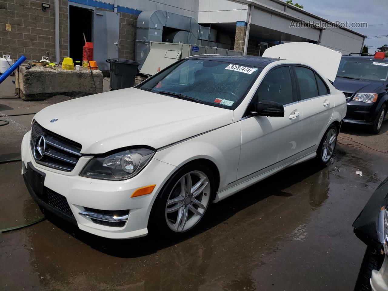 2012 Mercedes-benz C 300 4matic White vin: WDDGF8BB4CA614855