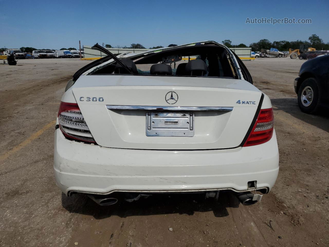 2012 Mercedes-benz C 300 4matic White vin: WDDGF8BB4CR226526