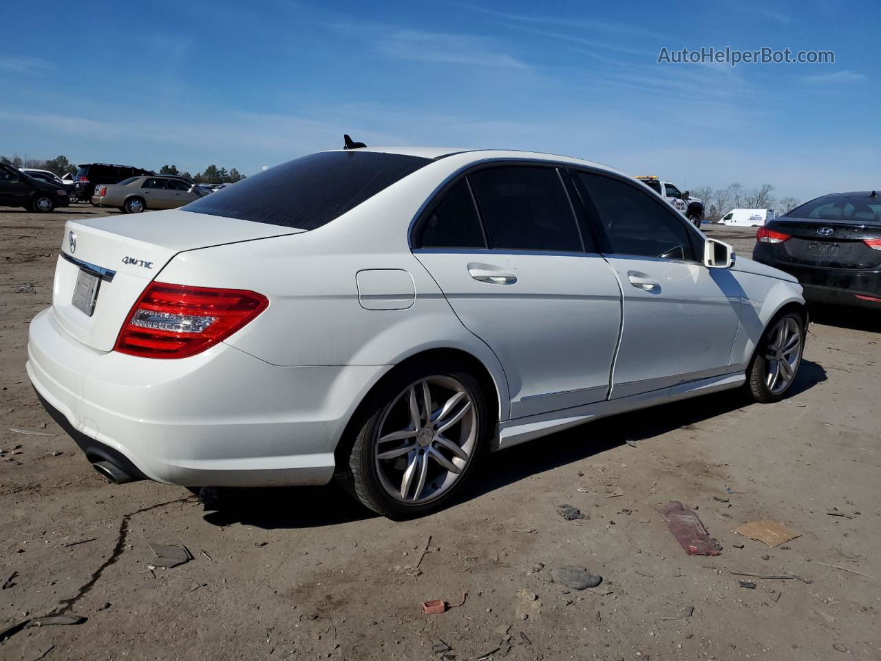 2012 Mercedes-benz C 300 4matic White vin: WDDGF8BB4CR228468