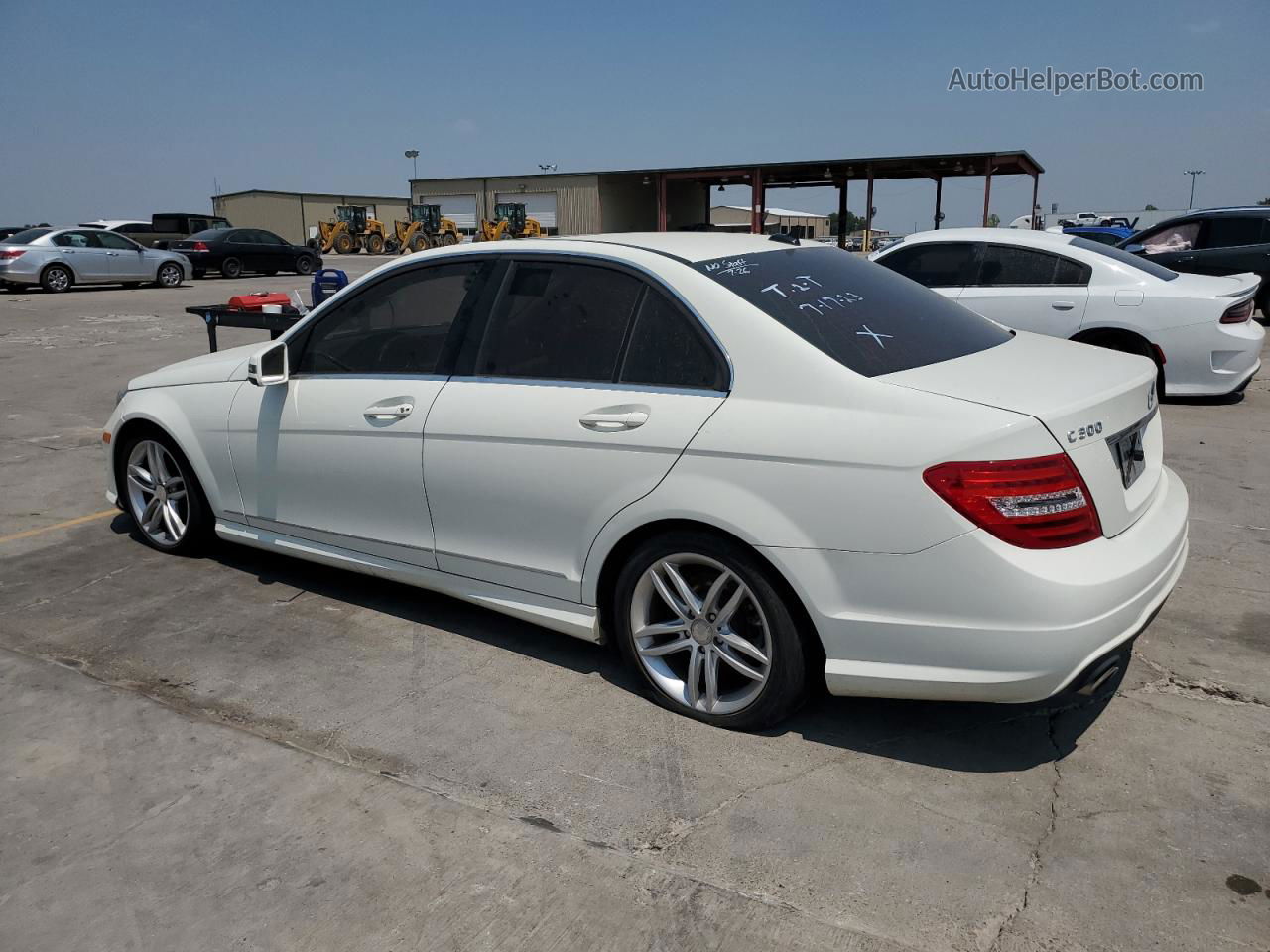 2012 Mercedes-benz C 300 4matic Белый vin: WDDGF8BB5CR210853