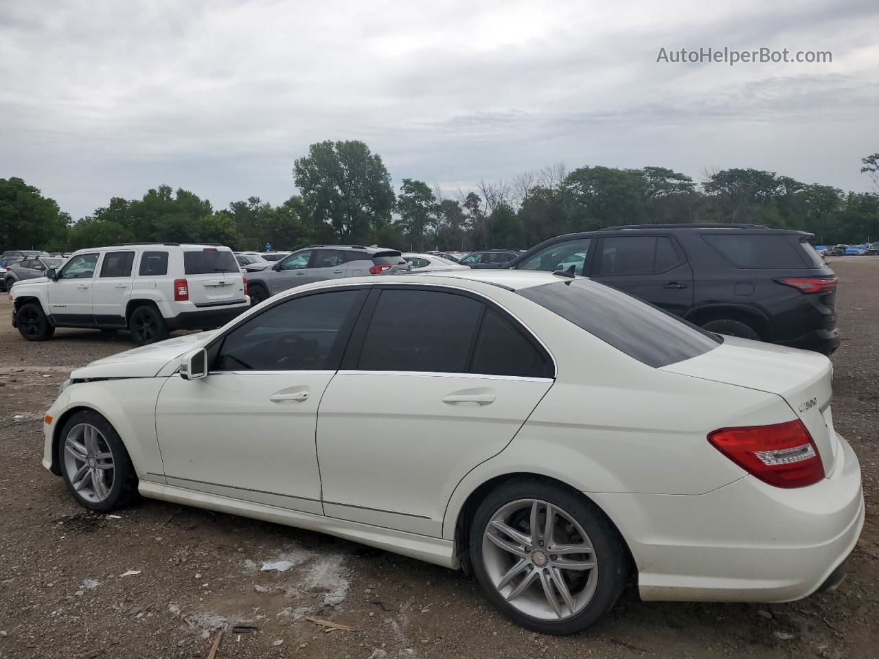 2012 Mercedes-benz C 300 4matic Белый vin: WDDGF8BB8CA712755