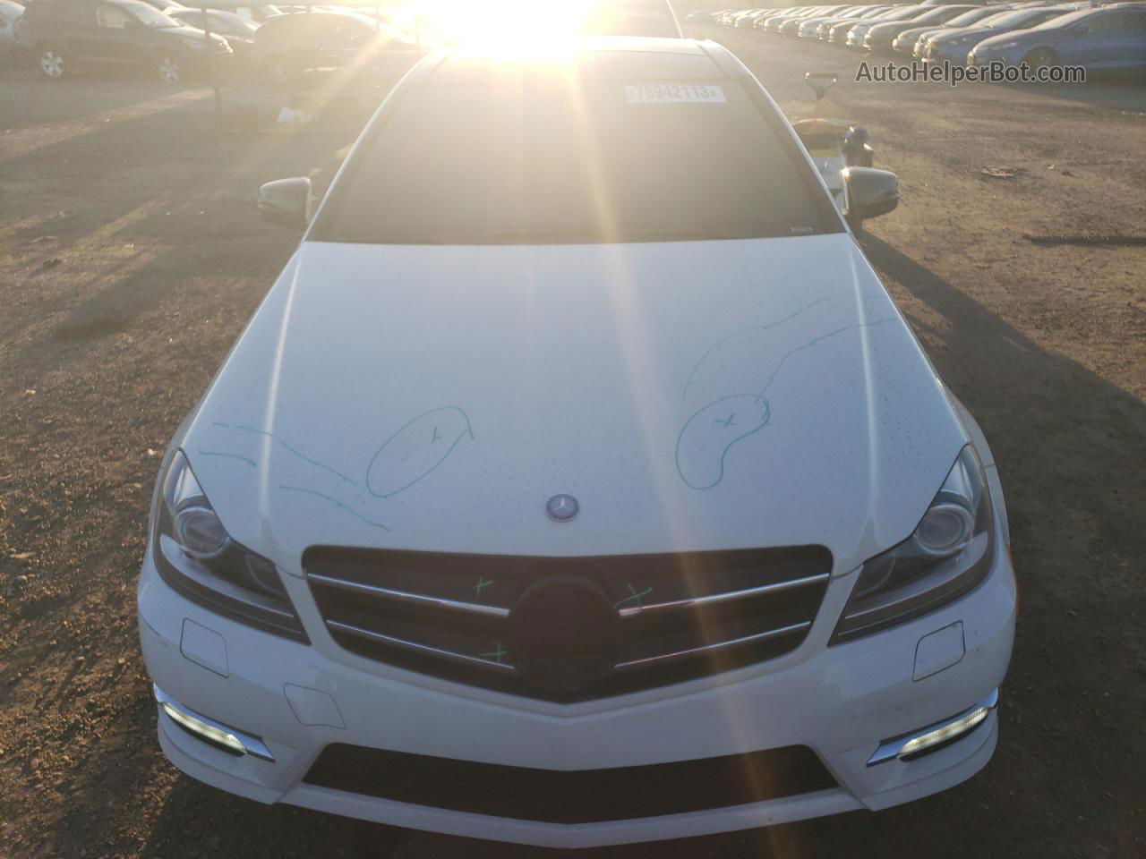 2012 Mercedes-benz C 250 Белый vin: WDDGJ4HB0CF752409