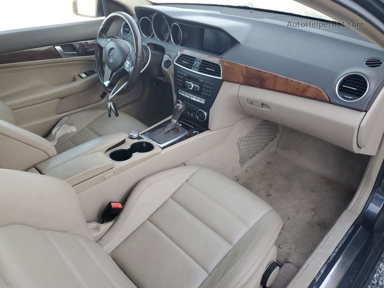 2012 Mercedes-benz C 250 Серый vin: WDDGJ4HB0CF863557