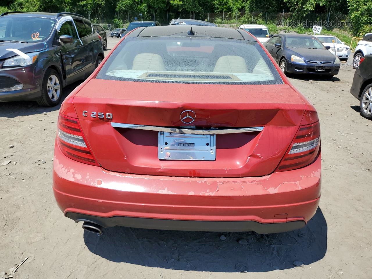 2015 Mercedes-benz C 250 Red vin: WDDGJ4HB0FG363218