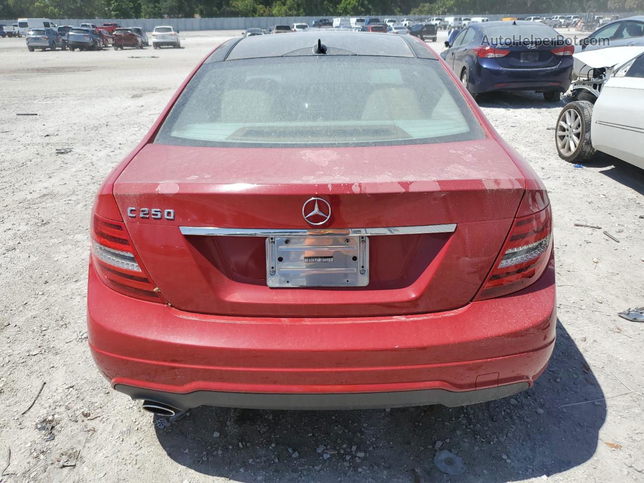 2012 Mercedes-benz C 250 Red vin: WDDGJ4HB2CF755019