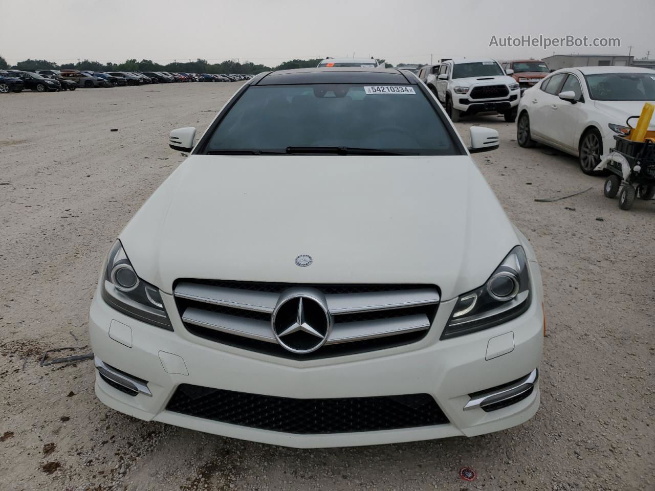 2012 Mercedes-benz C 250 White vin: WDDGJ4HB3CF781550