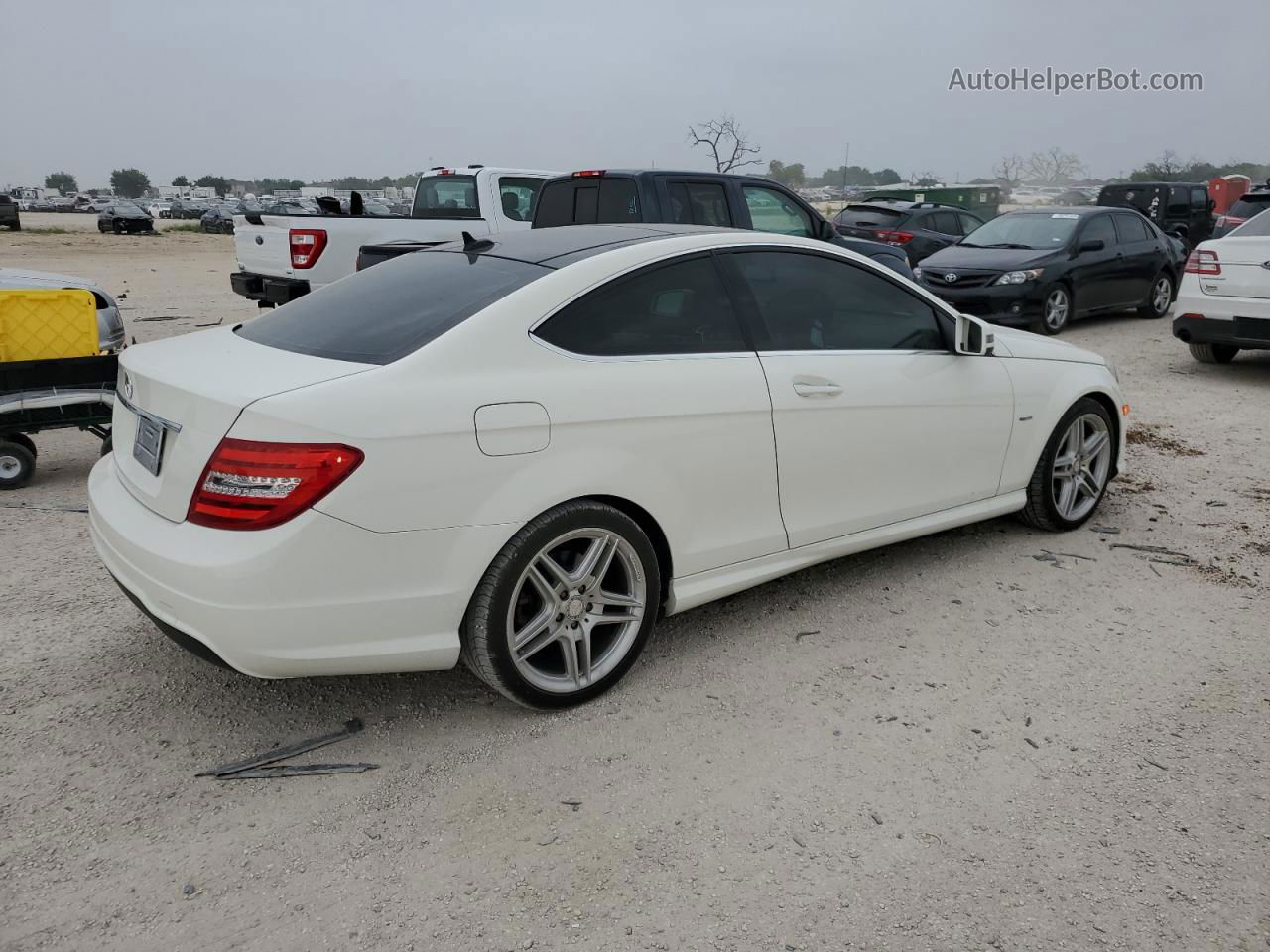 2012 Mercedes-benz C 250 White vin: WDDGJ4HB3CF781550