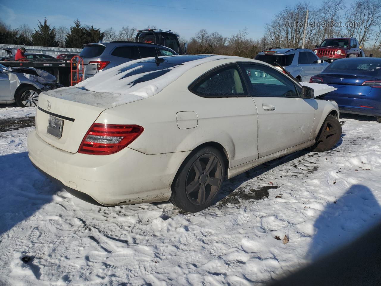 2012 Mercedes-benz C 250 Белый vin: WDDGJ4HB4CF787437