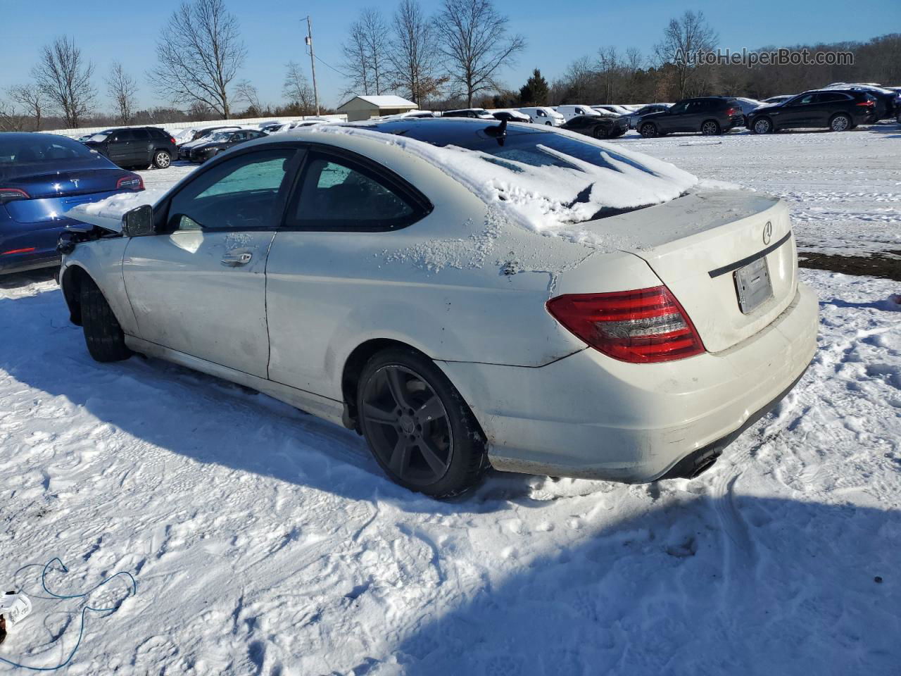 2012 Mercedes-benz C 250 Белый vin: WDDGJ4HB4CF787437