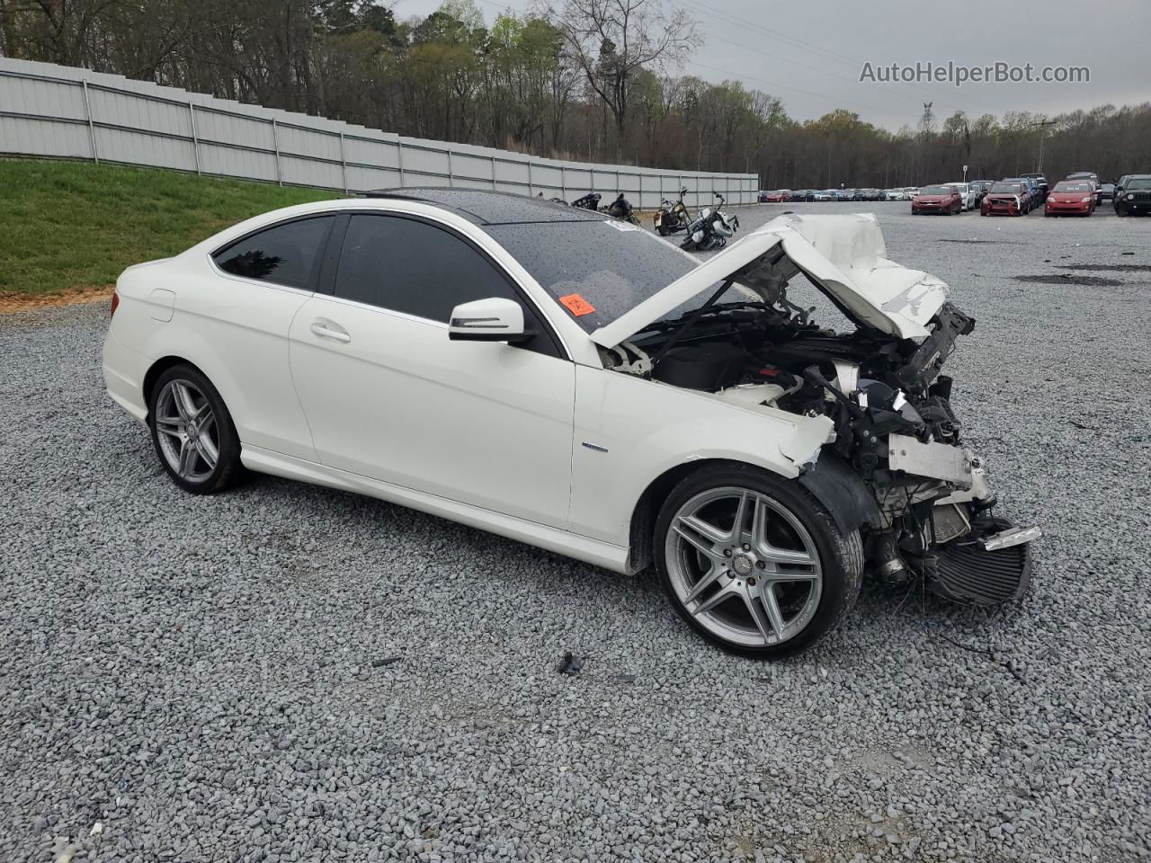 2012 Mercedes-benz C 250 White vin: WDDGJ4HB4CF820811