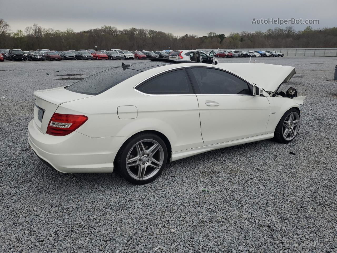 2012 Mercedes-benz C 250 White vin: WDDGJ4HB4CF820811