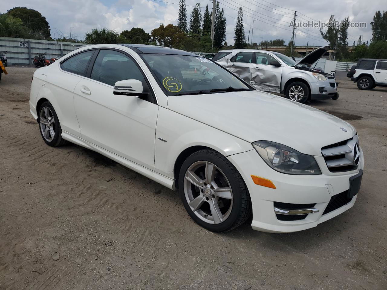 2012 Mercedes-benz C 250 White vin: WDDGJ4HB6CF744041