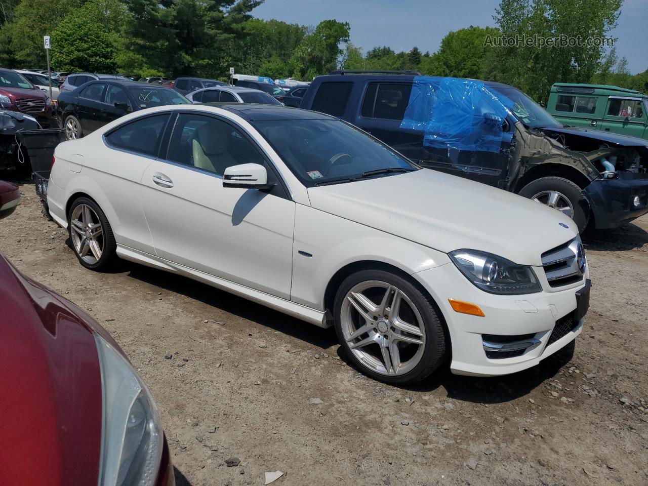 2012 Mercedes-benz C 250 White vin: WDDGJ4HB6CF777511