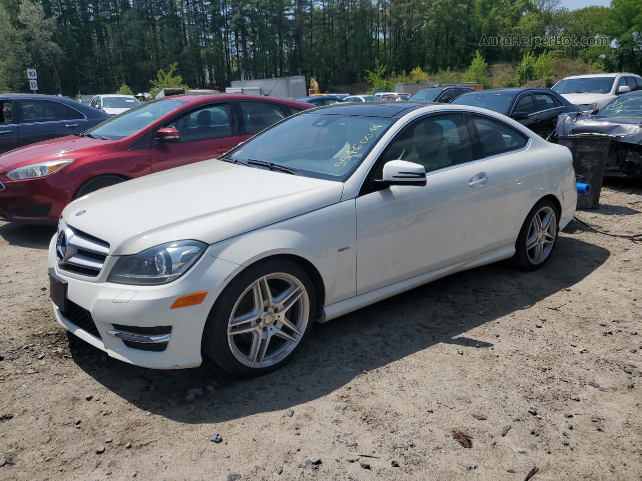 2012 Mercedes-benz C 250 White vin: WDDGJ4HB6CF777511