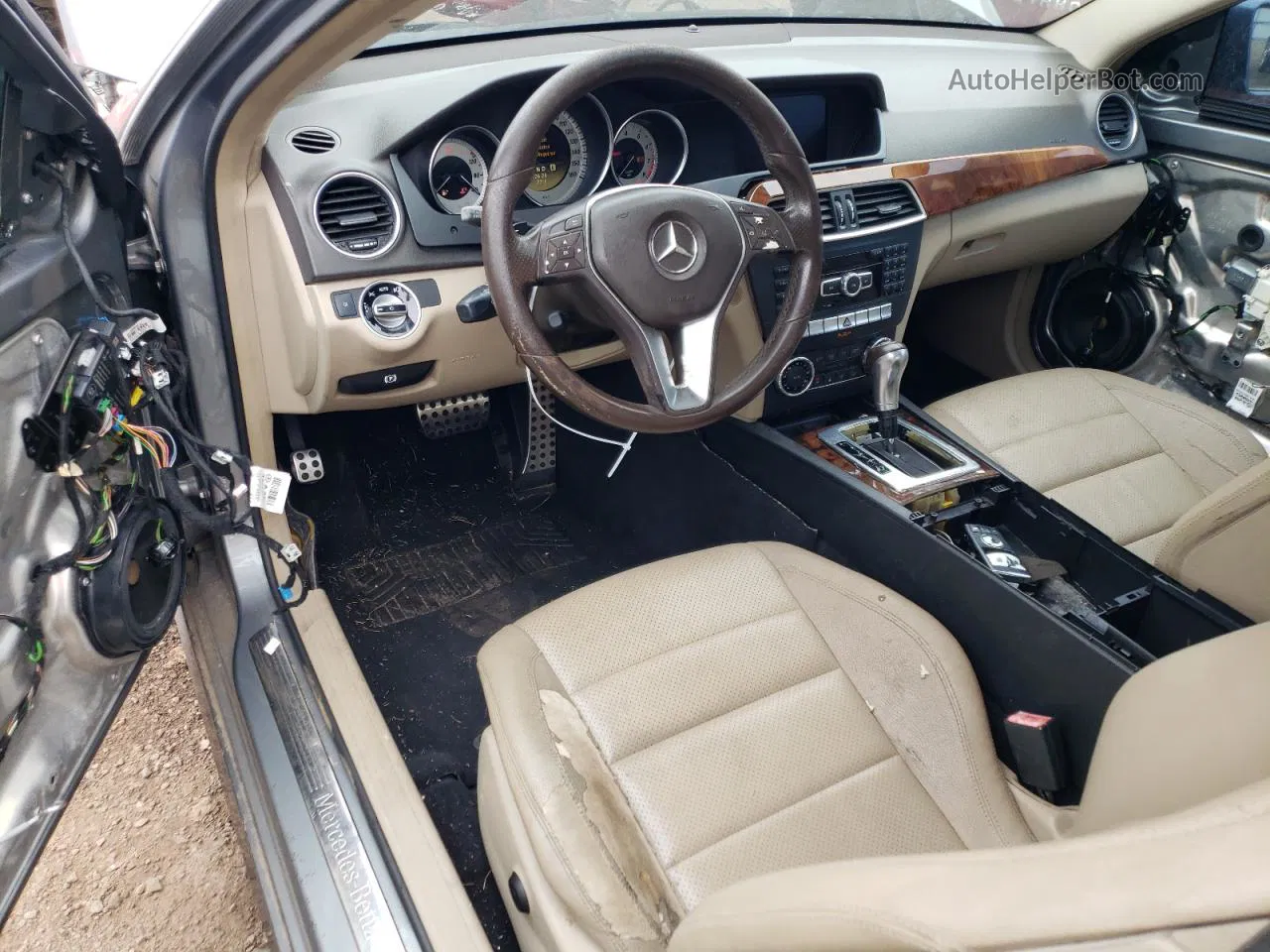 2012 Mercedes-benz C 250 Серый vin: WDDGJ4HB7CF886656