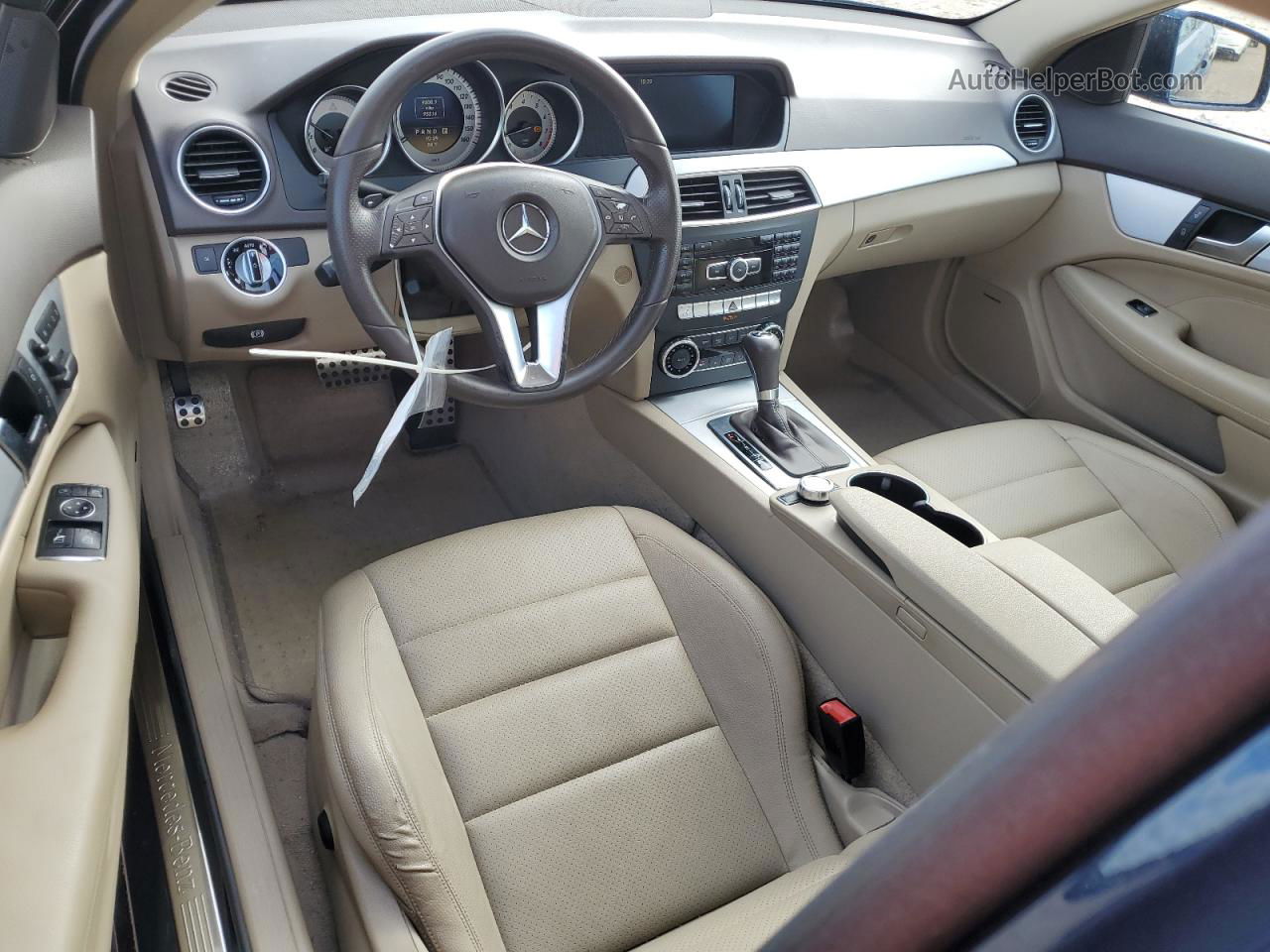 2012 Mercedes-benz C 250 Синий vin: WDDGJ4HB8CF742694