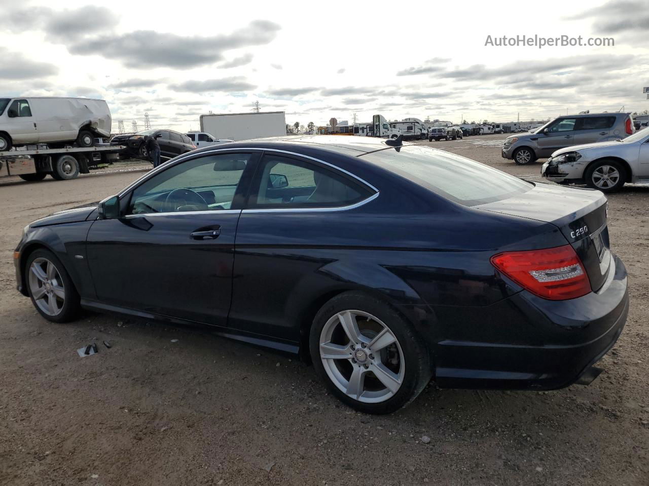 2012 Mercedes-benz C 250 Синий vin: WDDGJ4HB8CF742694