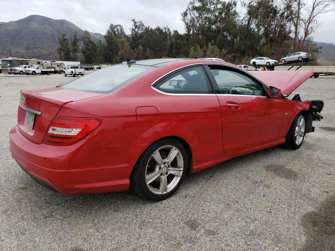 2012 Mercedes-benz C 250 Red vin: WDDGJ4HB9CF906583