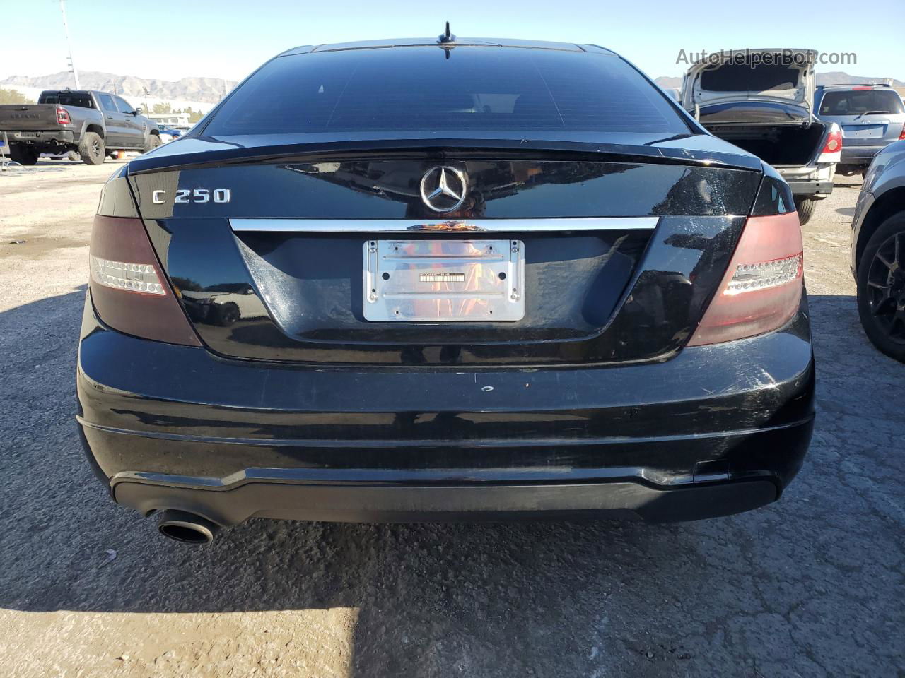 2015 Mercedes-benz C 250 Черный vin: WDDGJ4HB9FG385749