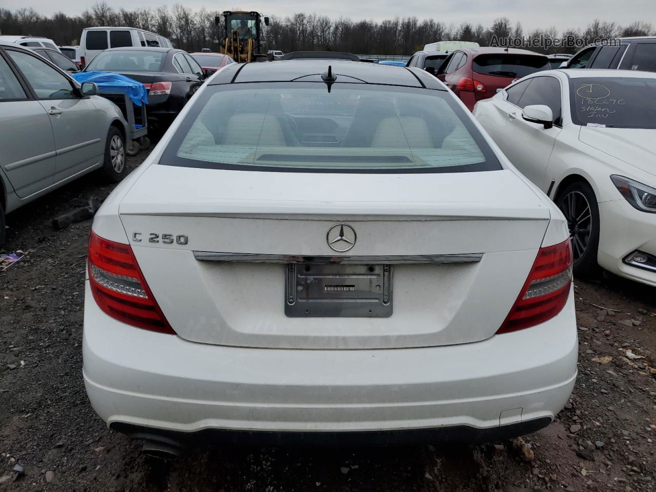 2015 Mercedes-benz C 250 White vin: WDDGJ4HB9FG389770