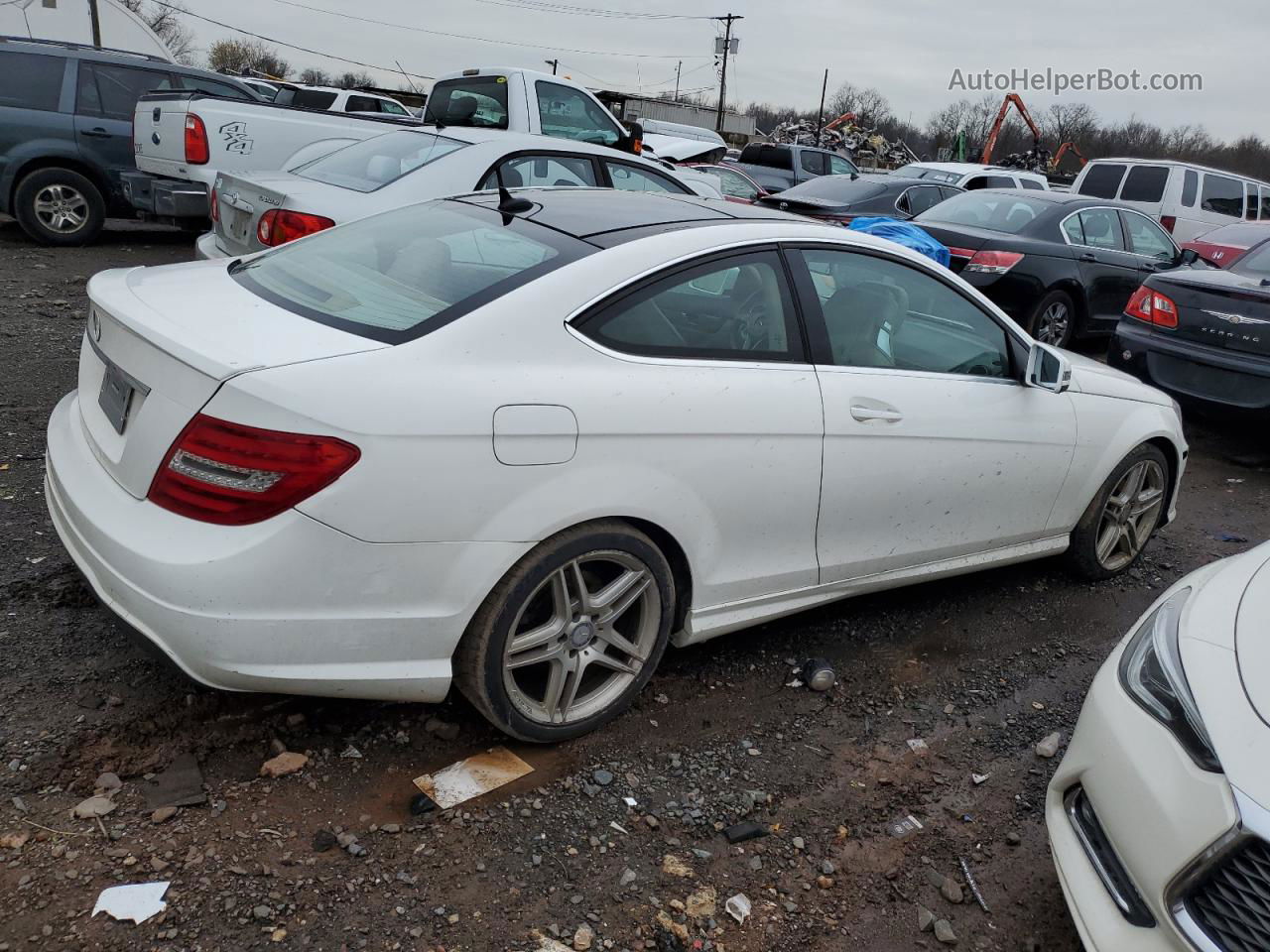 2015 Mercedes-benz C 250 White vin: WDDGJ4HB9FG389770