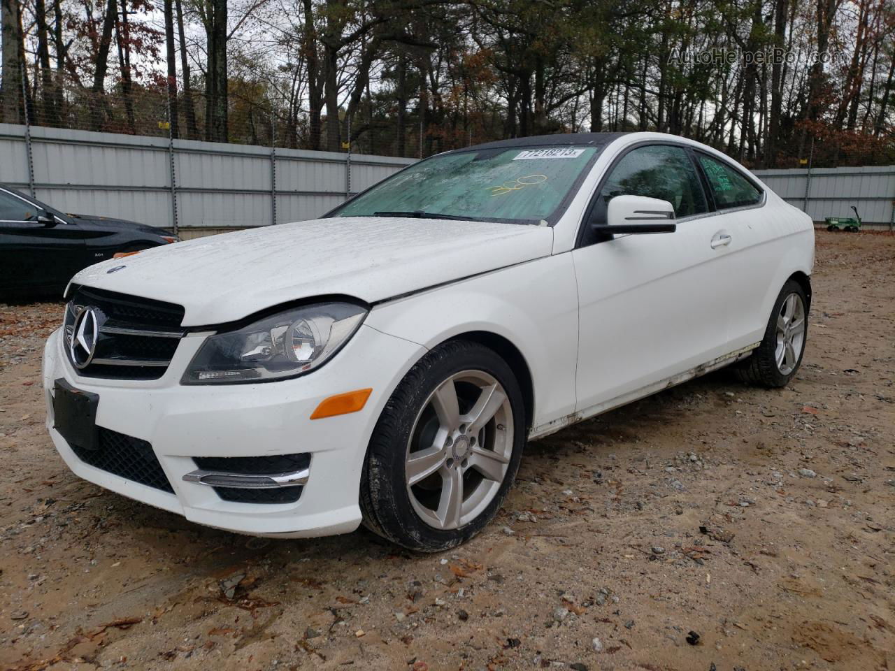 2015 Mercedes-benz C 250 White vin: WDDGJ4HBXFG430830