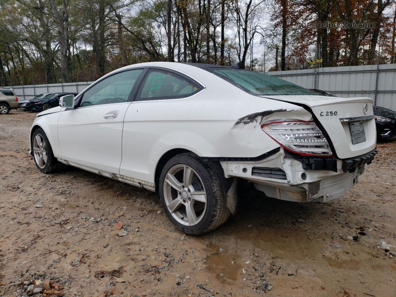 2015 Mercedes-benz C 250 White vin: WDDGJ4HBXFG430830