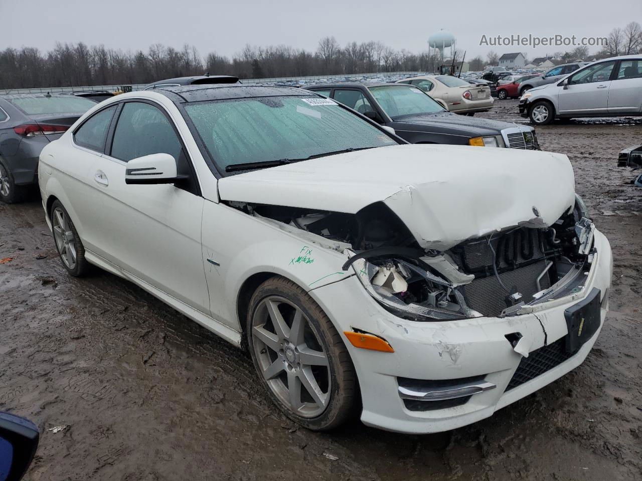 2012 Mercedes-benz C 350 White vin: WDDGJ5HB1CF868126