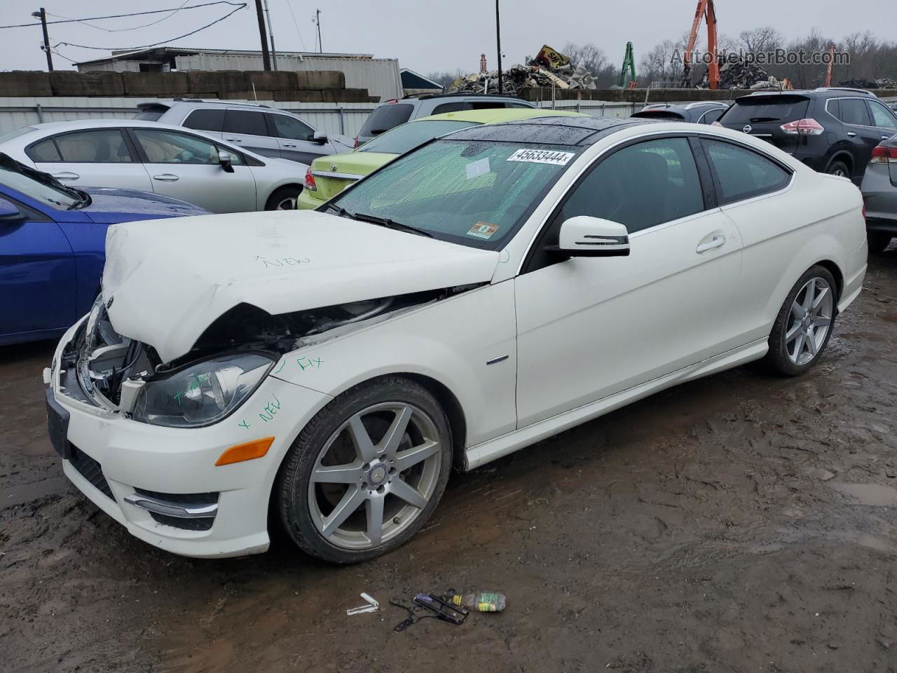 2012 Mercedes-benz C 350 White vin: WDDGJ5HB1CF868126