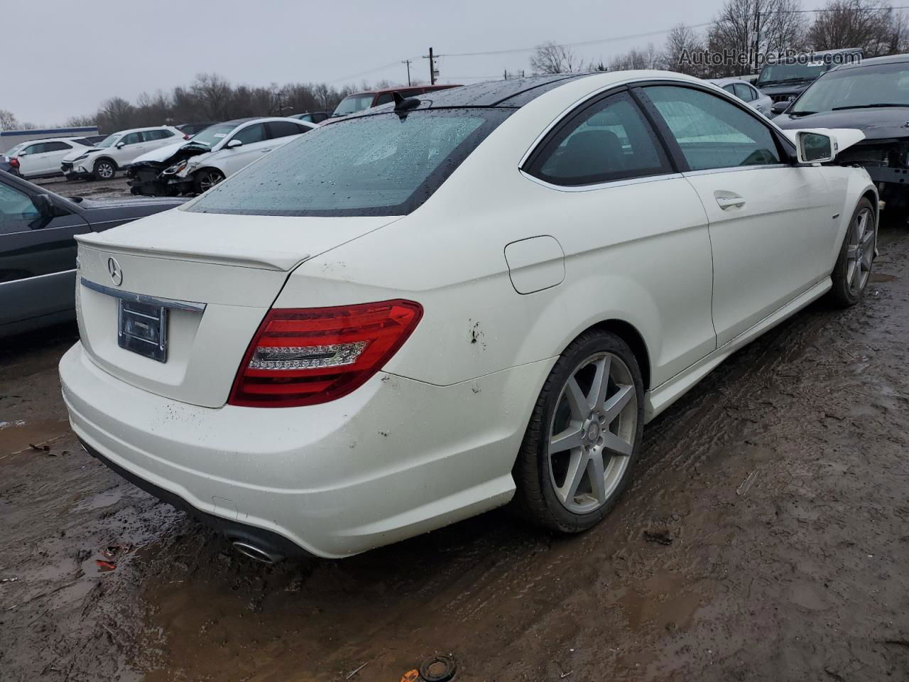 2012 Mercedes-benz C 350 White vin: WDDGJ5HB1CF868126