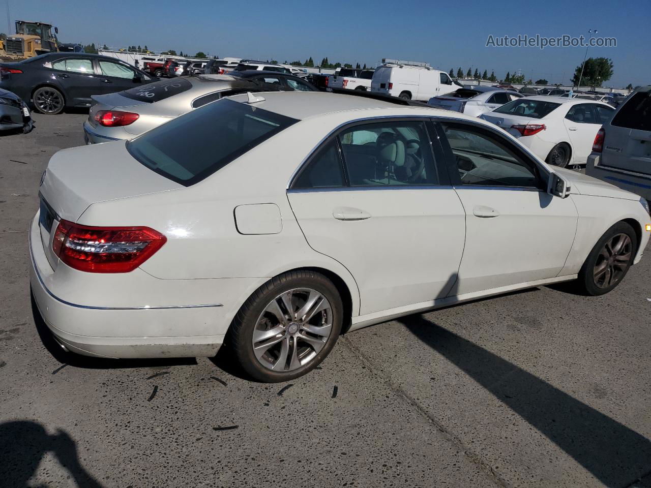 2010 Mercedes-benz E 350 White vin: WDDHF5GB0AA070329