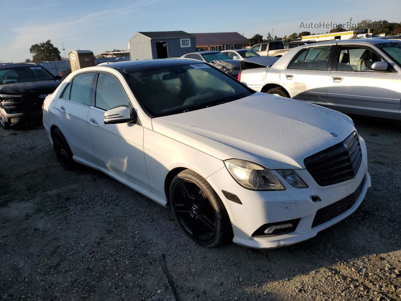 2010 Mercedes-benz E 350 White vin: WDDHF5GB1AA052745