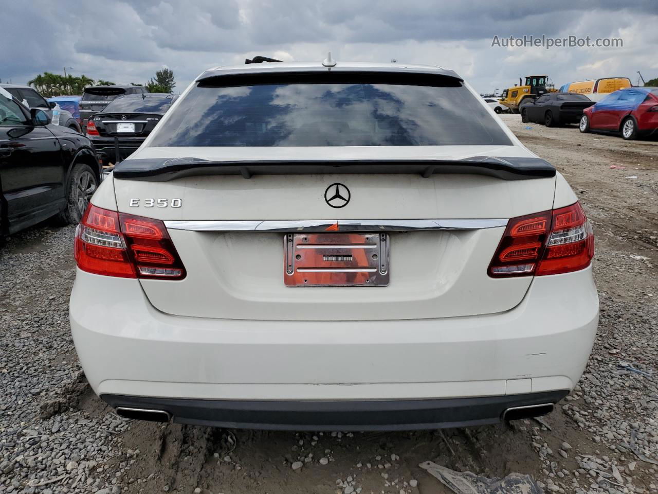 2010 Mercedes-benz E 350 White vin: WDDHF5GB4AA102733