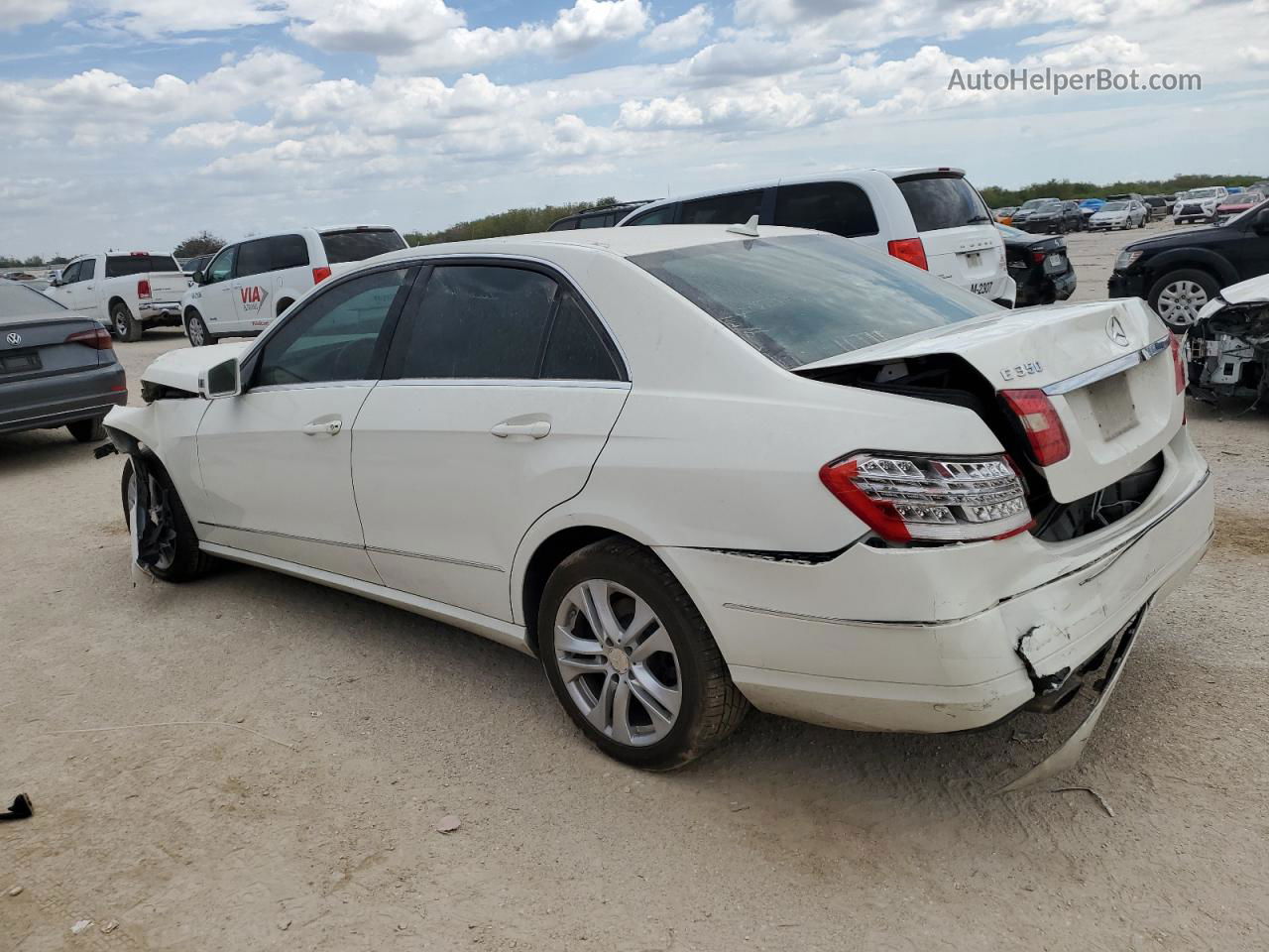 2010 Mercedes-benz E 350 White vin: WDDHF5GBXAA252670