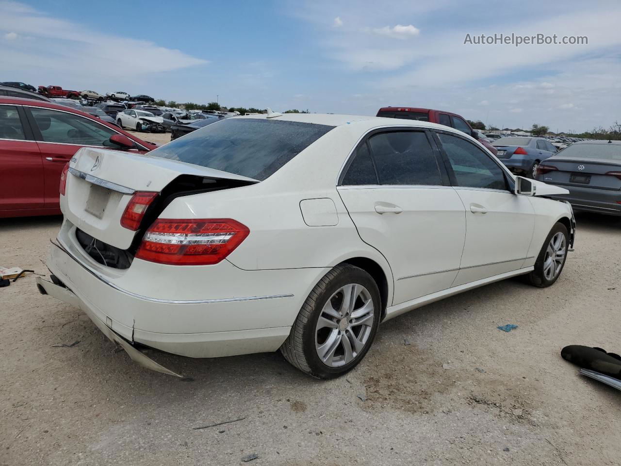 2010 Mercedes-benz E 350 White vin: WDDHF5GBXAA252670