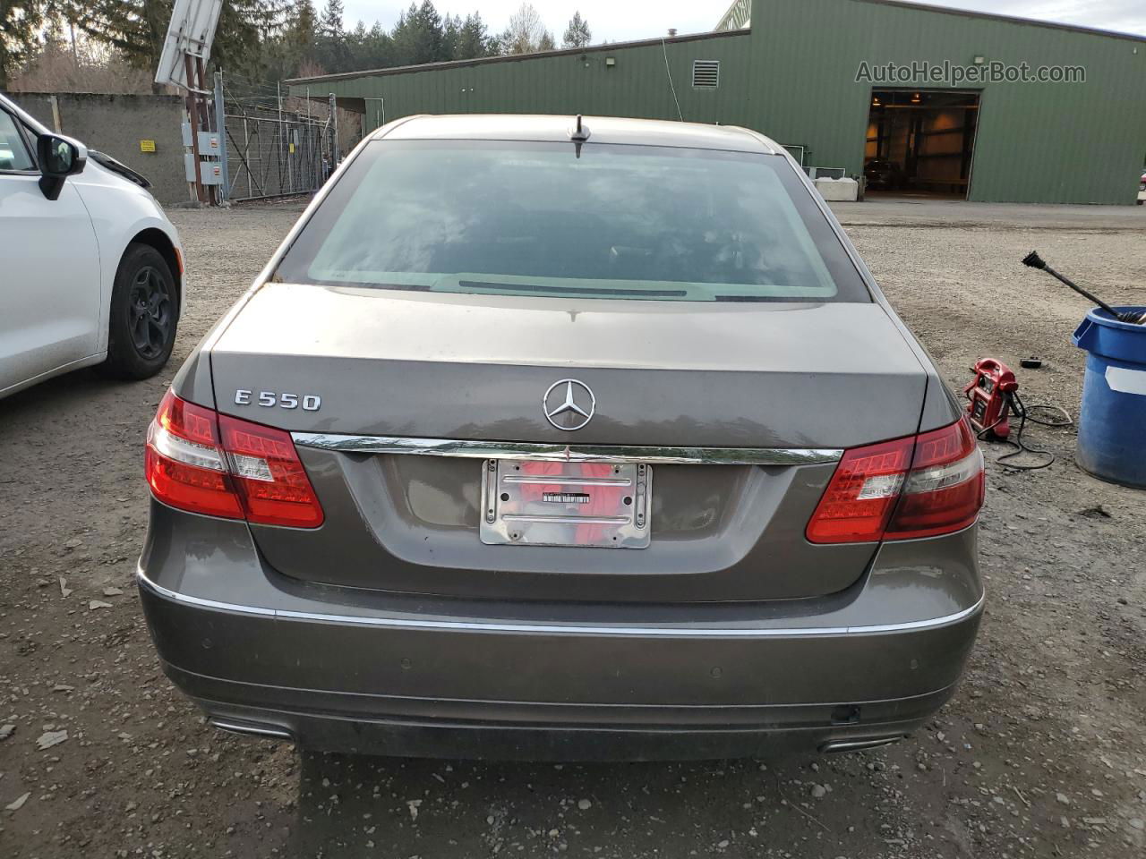 2010 Mercedes-benz E 550 Gray vin: WDDHF7CB2AA088428