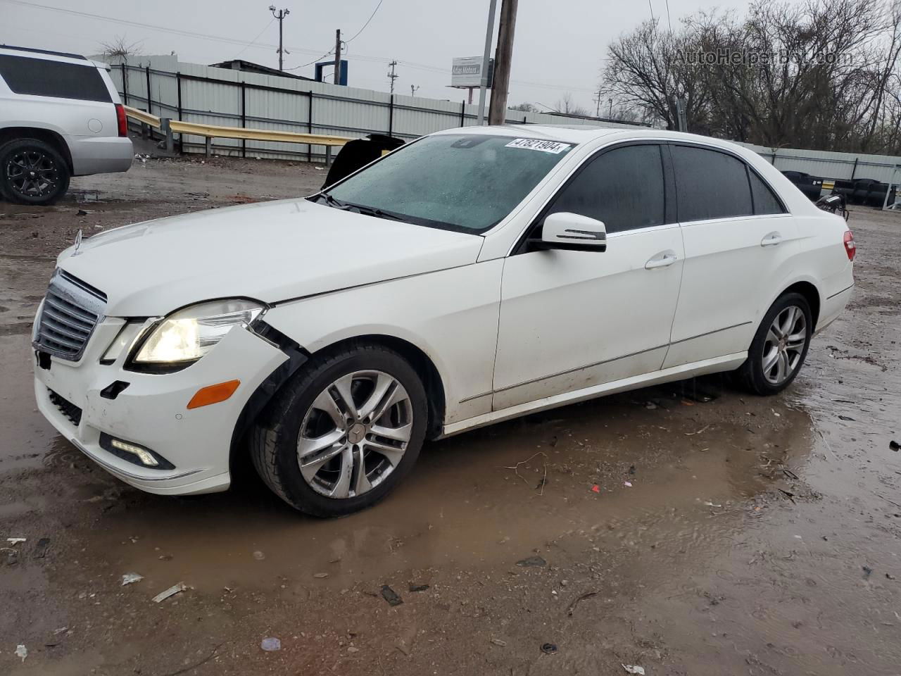 2010 Mercedes-benz E 550 White vin: WDDHF7CB6AA150333