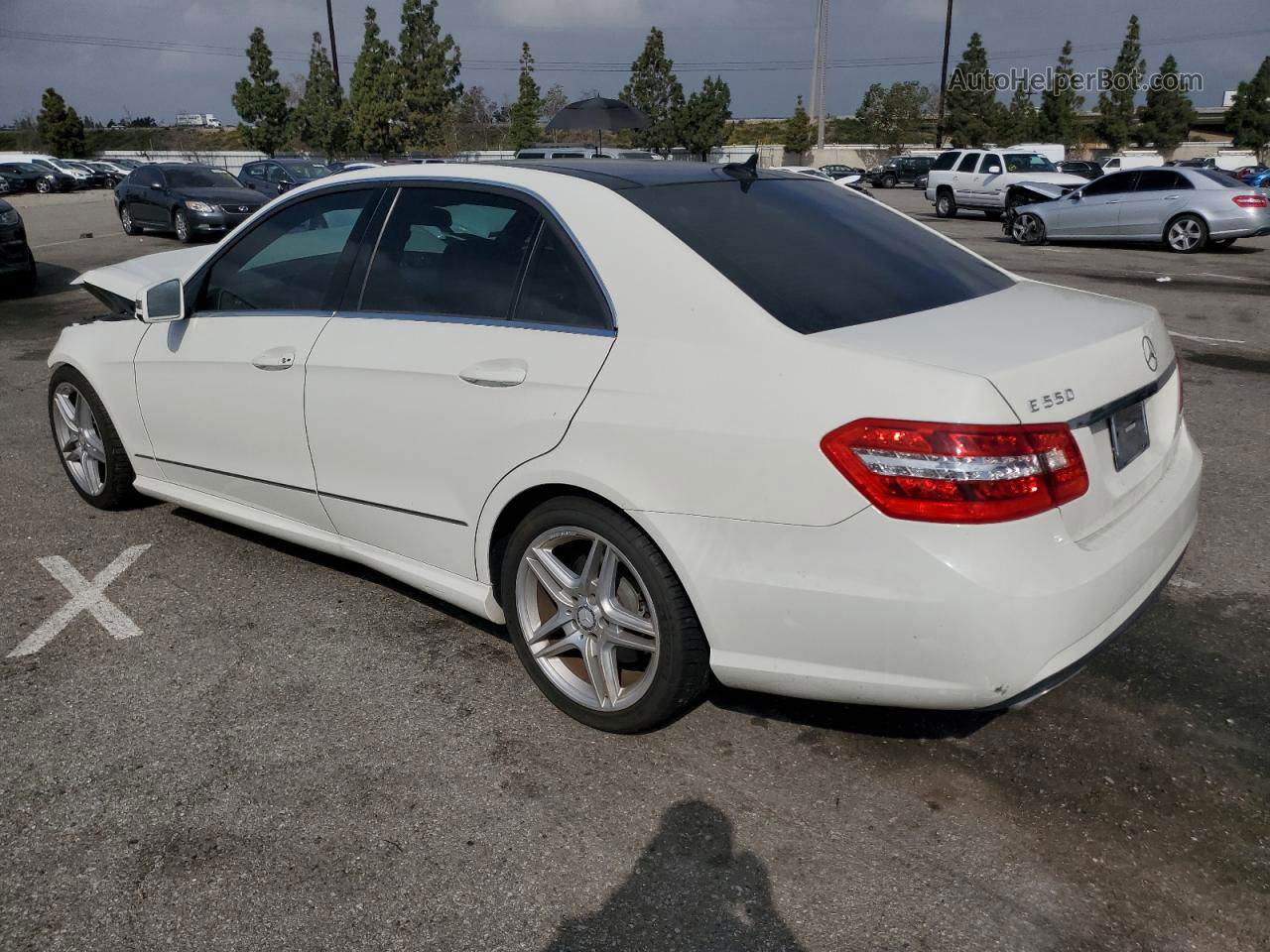 2010 Mercedes-benz E 550 Белый vin: WDDHF7CBXAA143501