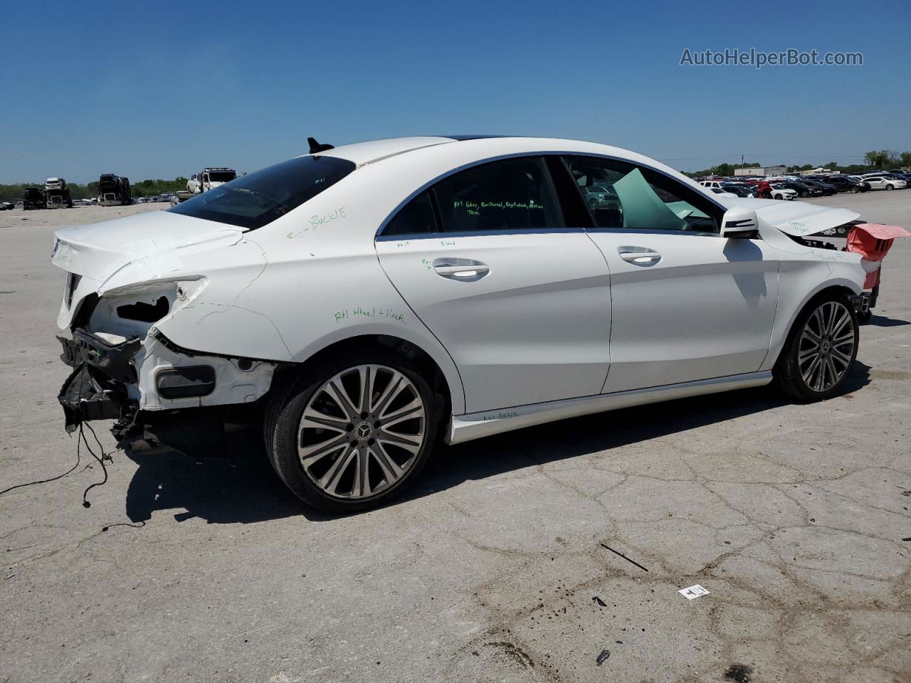 2019 Mercedes-benz Cla 250 Белый vin: WDDSJ4EB4KN733753