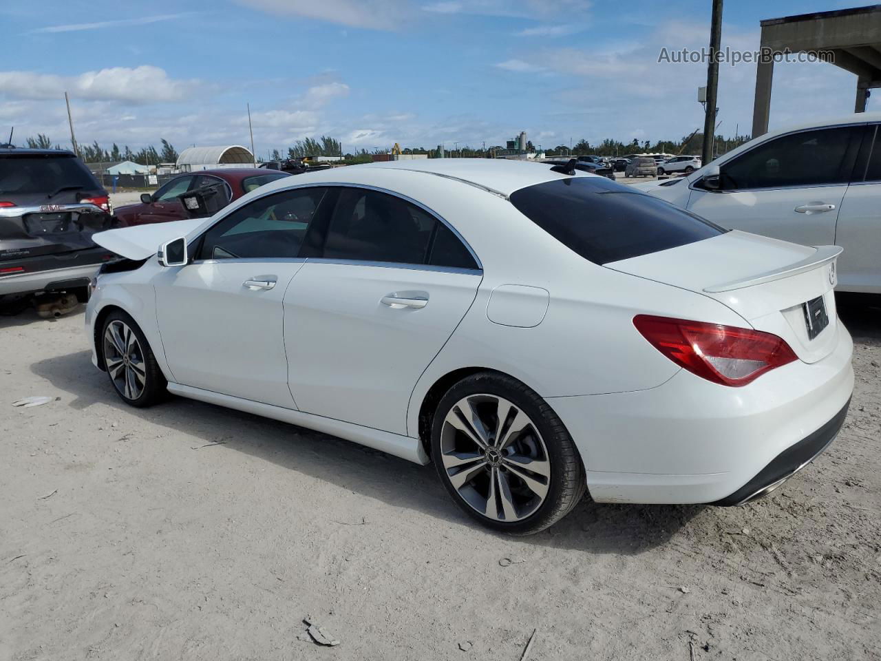 2019 Mercedes-benz Cla 250 White vin: WDDSJ4EB4KN754585