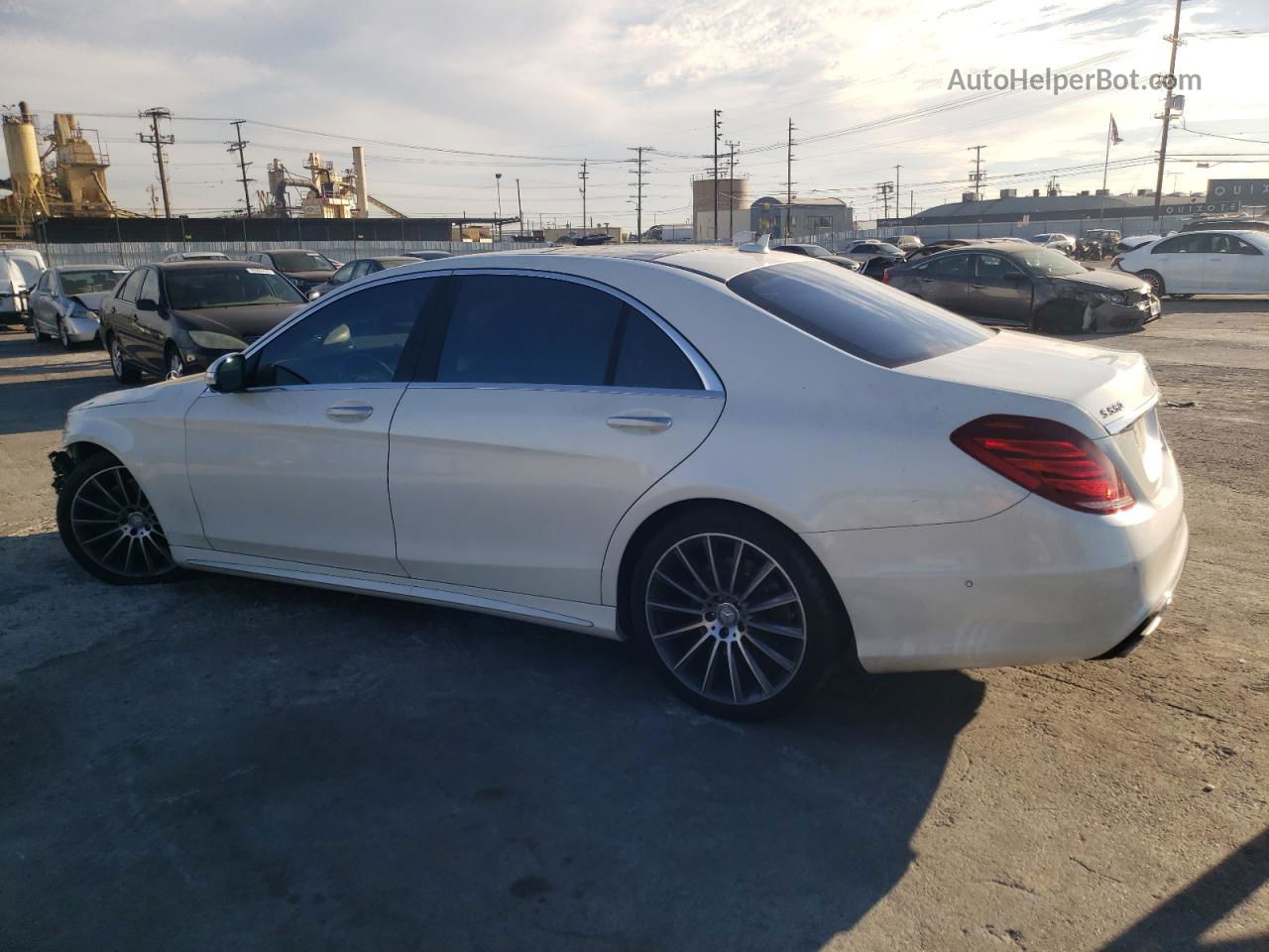 2015 Mercedes-benz S 550 Белый vin: WDDUG8CB1FA141905