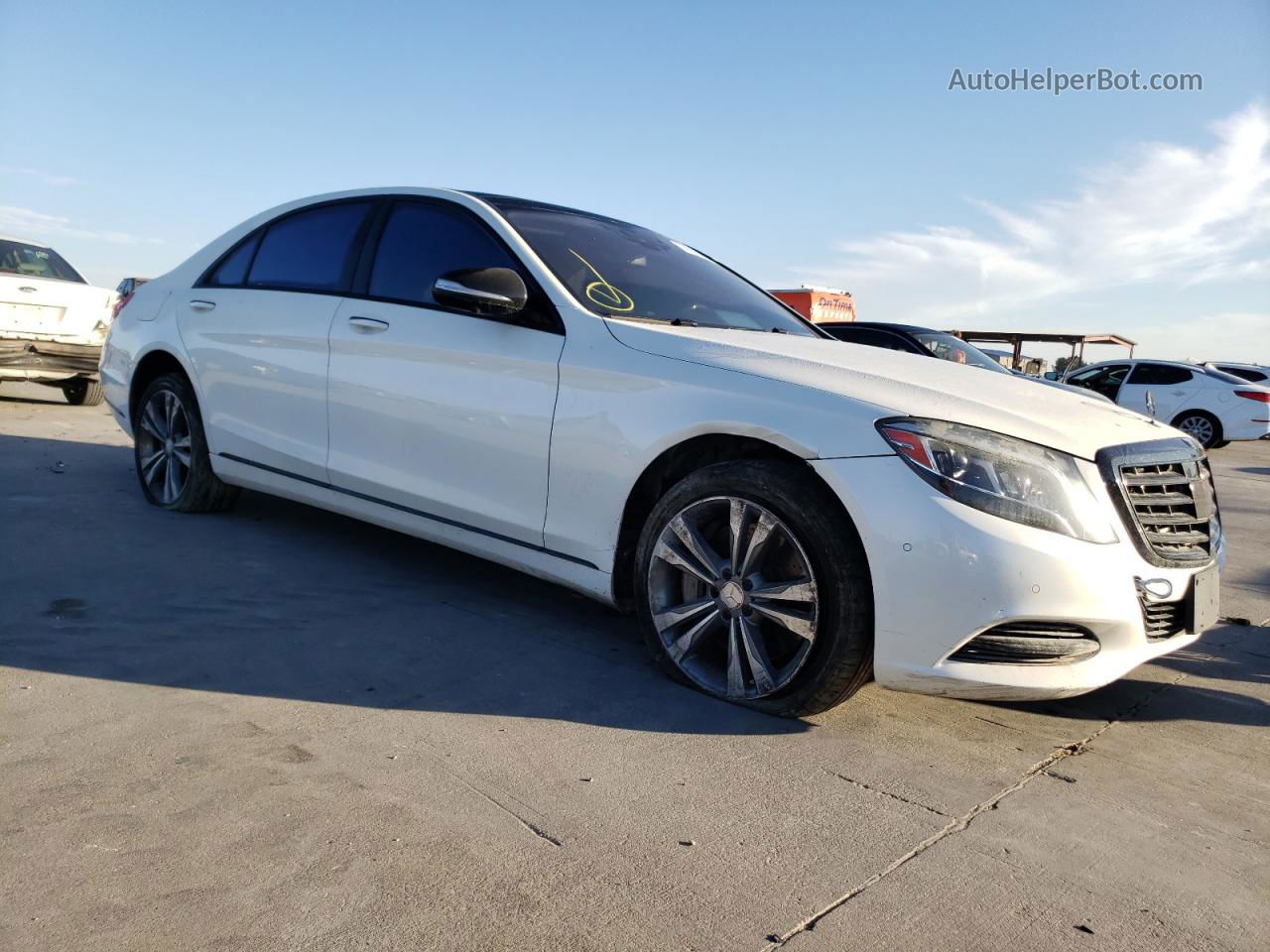 2015 Mercedes-benz S 550 Белый vin: WDDUG8CB3FA194380