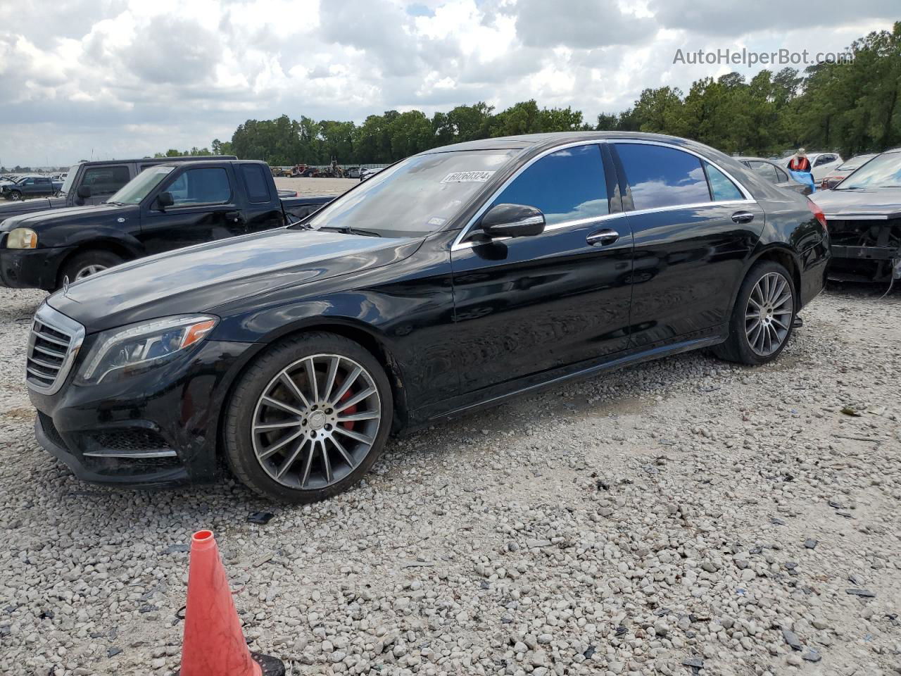 2015 Mercedes-benz S 550 Черный vin: WDDUG8CB4FA093820