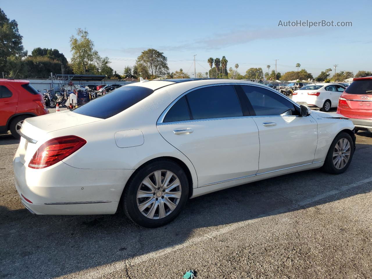 2015 Mercedes-benz S 550 Белый vin: WDDUG8CBXFA132474