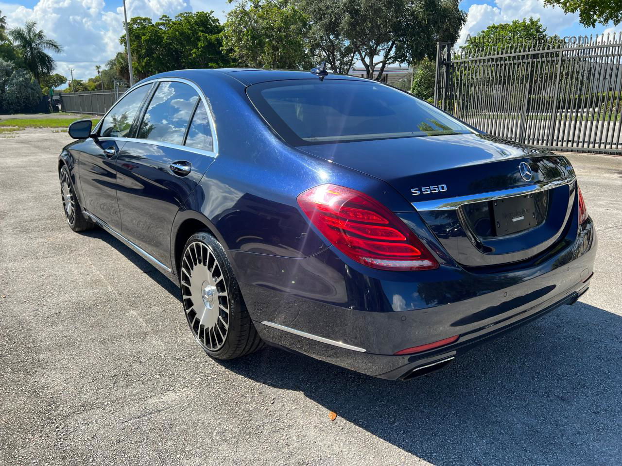 2015 Mercedes-benz S 550 4matic Blue vin: WDDUG8FB2FA187903