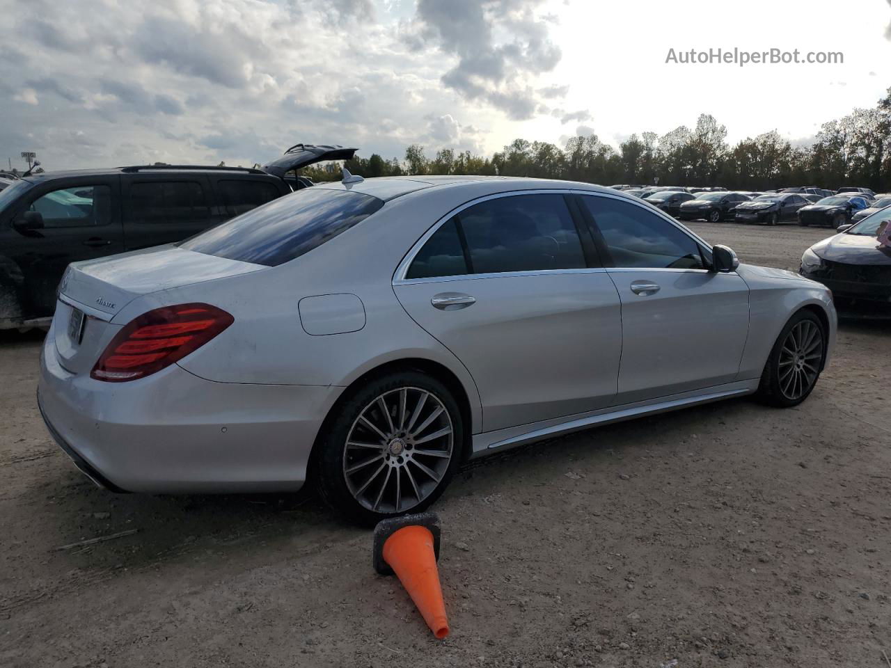 2015 Mercedes-benz S 550 4matic Серебряный vin: WDDUG8FB3FA106603