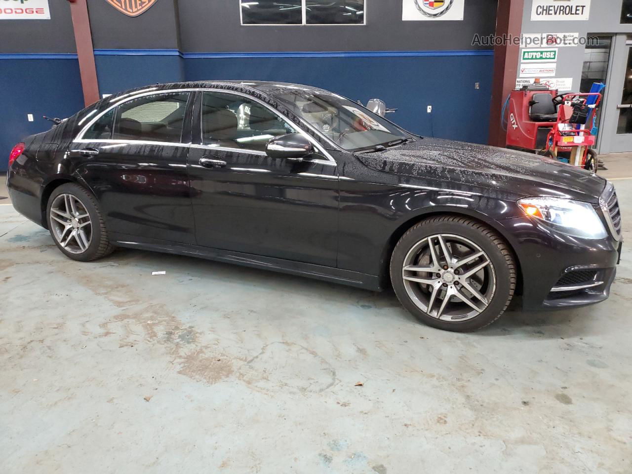 2015 Mercedes-benz S 550 4matic Черный vin: WDDUG8FB4FA097572