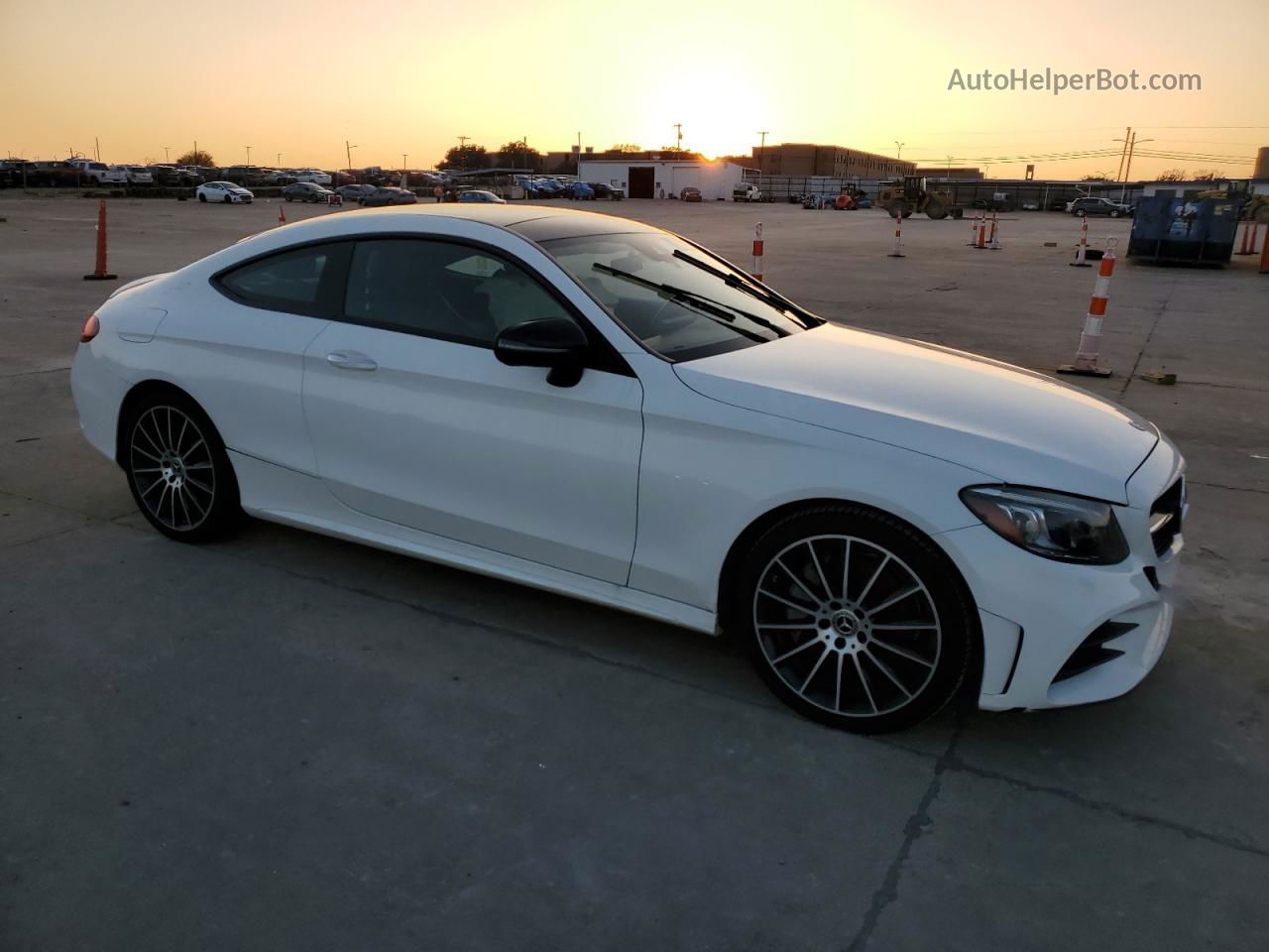 2019 Mercedes-benz C 300 Белый vin: WDDWJ8DB3KF781488